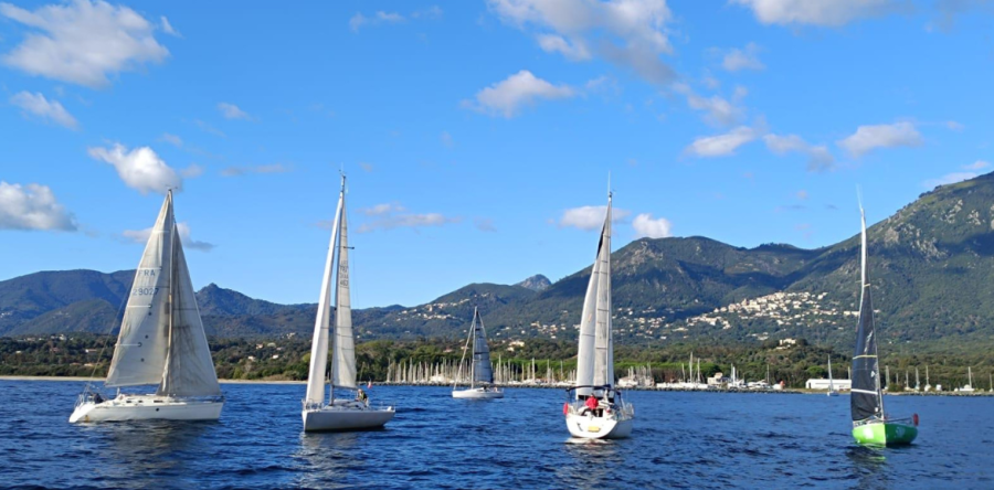 La Solitaire 2026: soli in mare, insieme a terra